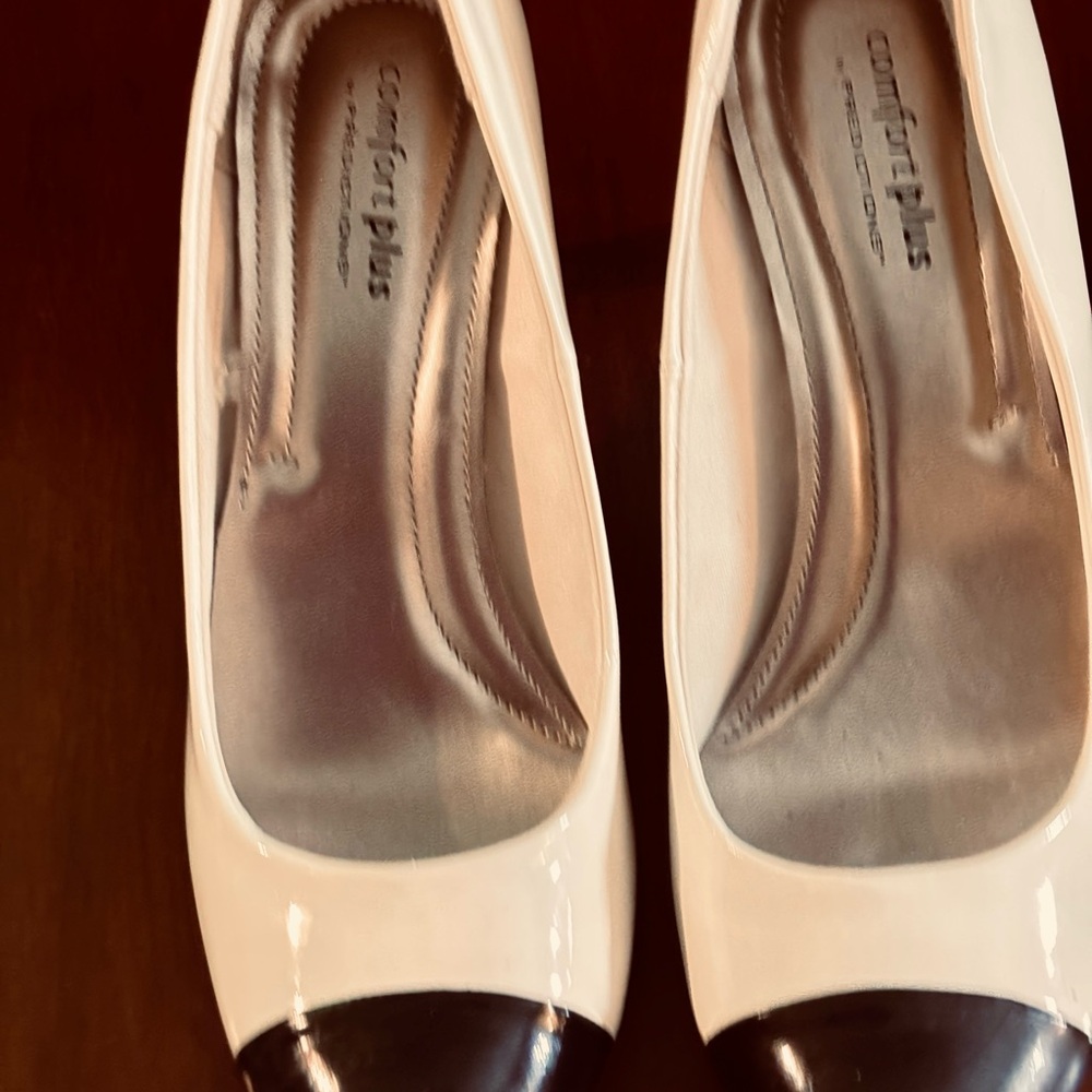 Comfort Plus by Predictions Black and White Heels